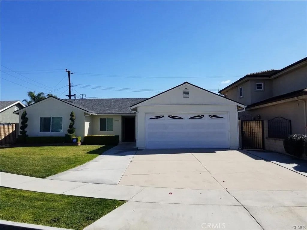 Photo of 15522 Pratt CIR, Huntington Beach, CA 92647 (MLS # OC26174021)