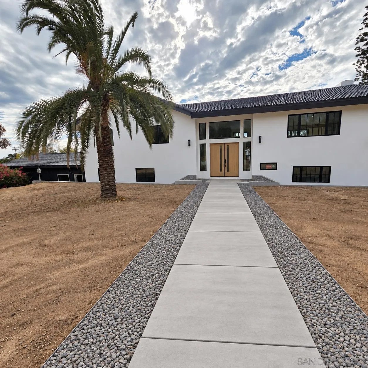 2530 3/4 Foothill Dr