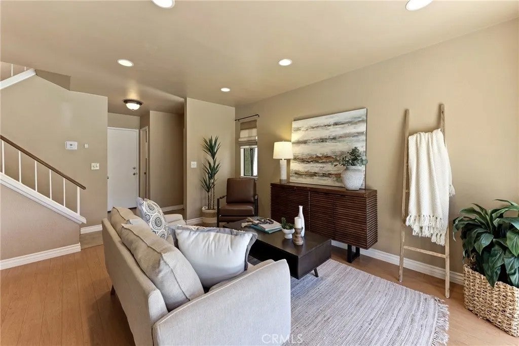 854 Endicott