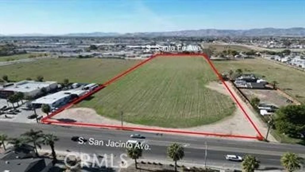 Photo of 1300 San Jacinto, San Jacinto, CA 92583 (MLS # TR25217733)