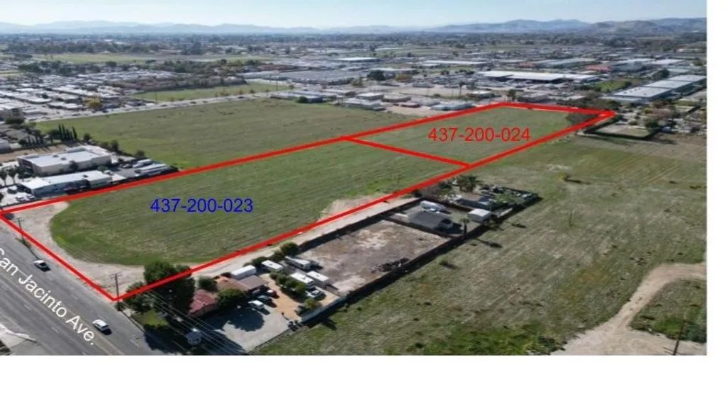 Photo of 1300 San Jacinto, San Jacinto, CA 92583 (MLS # TR25217733)