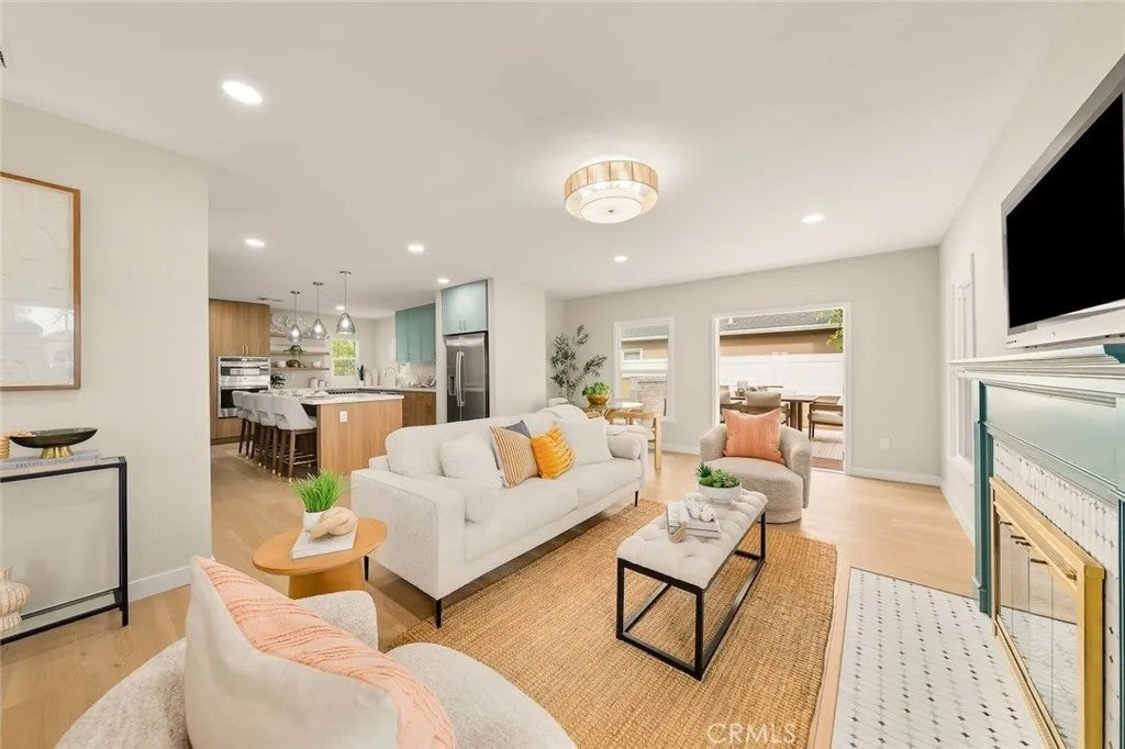 1611 El Prado Avenue