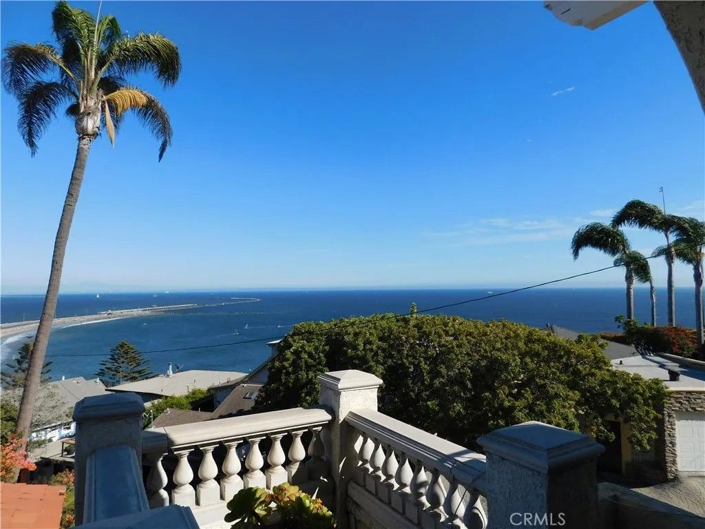 Photo of 3935 Bluff Pl, San Pedro, CA 90731 (MLS # PV26005605)