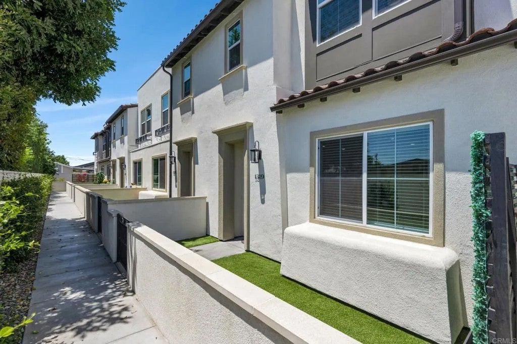 1319 Yannis Court
