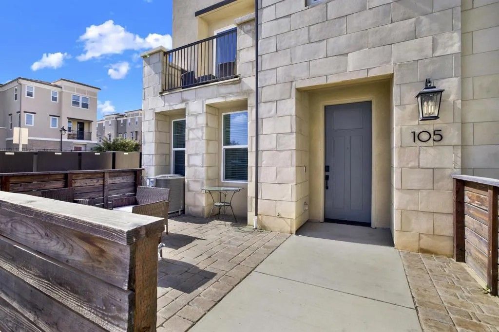 Photo of 1231 Sunrise View #105, San Marcos, CA 92078 (MLS # NDP2606181)