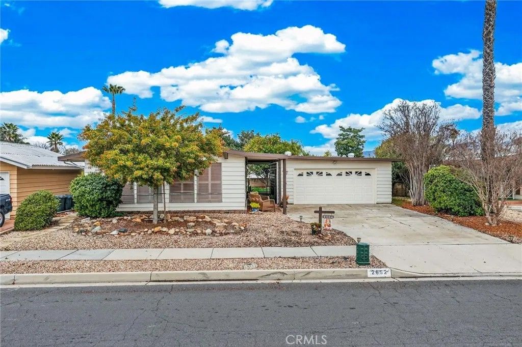 Photo of 2662 Silver Oak Way, Hemet, CA 92545 (MLS # SW26039371)