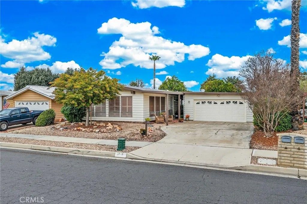 Photo of 2662 Silver Oak Way, Hemet, CA 92545 (MLS # SW26039371)