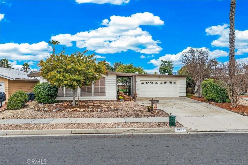 Photo of 2662 Silver Oak Way, Hemet, CA 92545 (MLS # SW26039371)