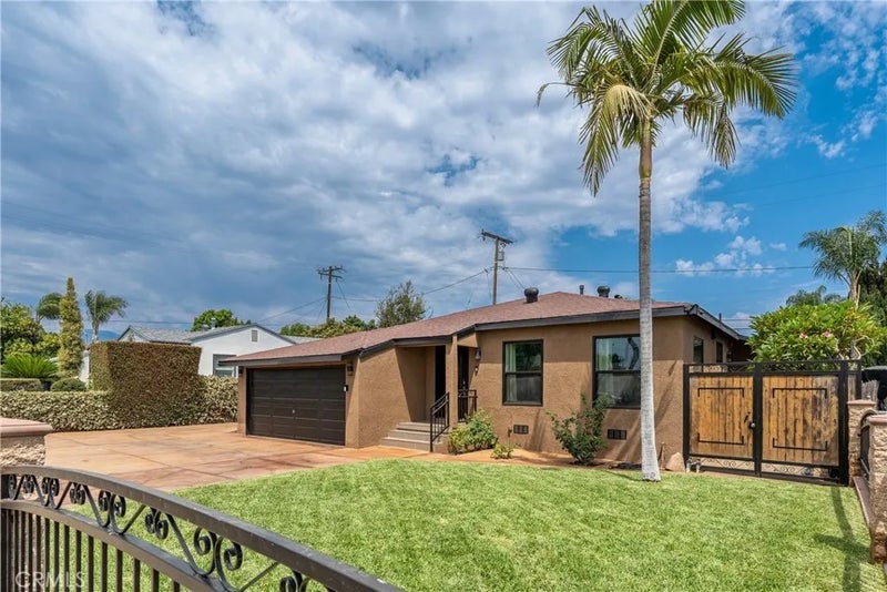 2136 Stanford