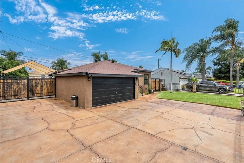 2136 Stanford