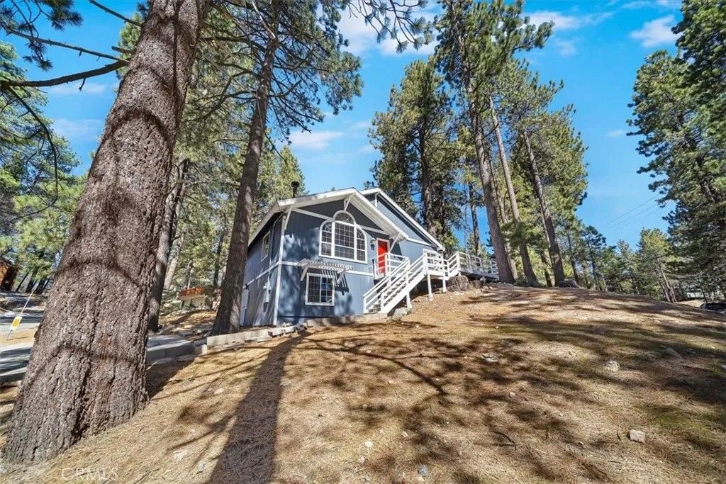 Photo of 33338 Wild Rose Dr, Green Valley Lake, CA 92341 (MLS # IG26057324)