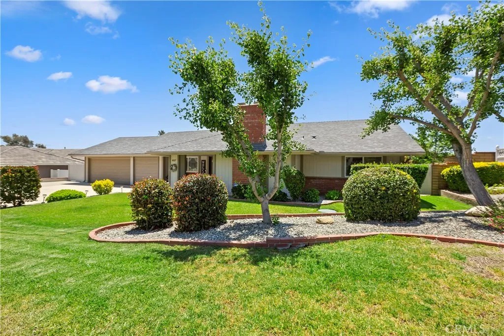 8527 Hillside Road