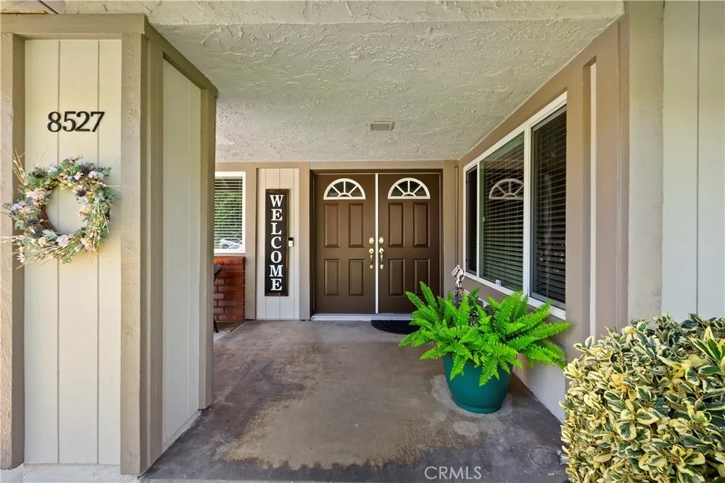 8527 Hillside Road