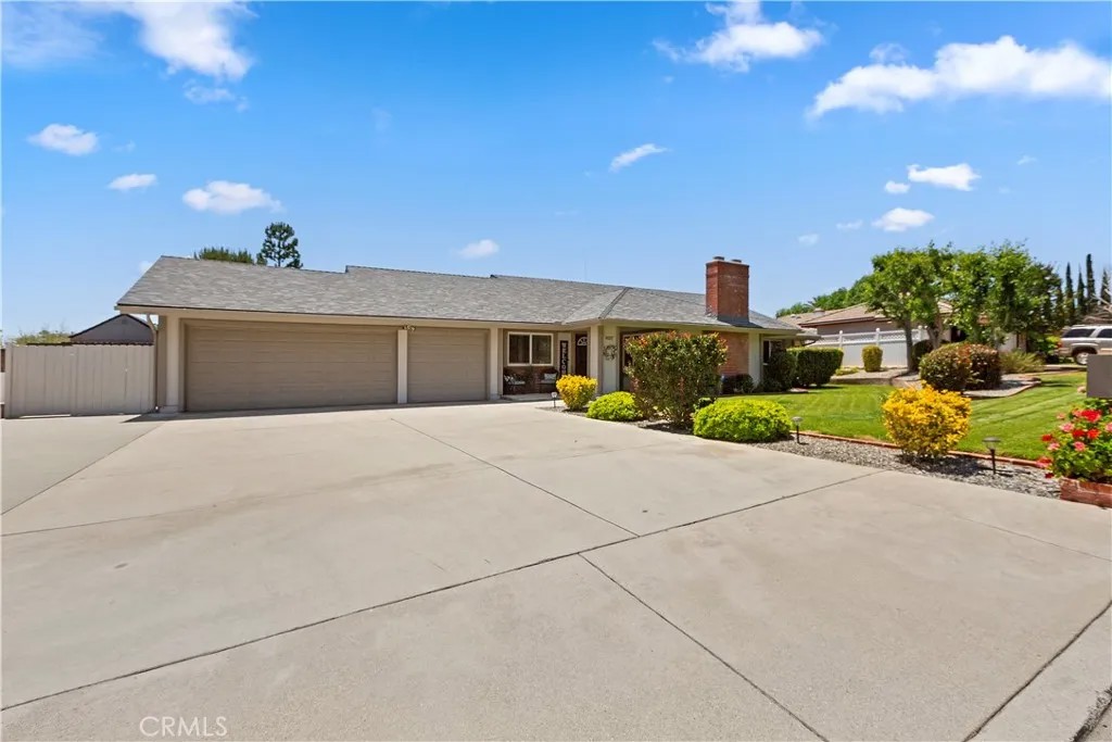 8527 Hillside Road