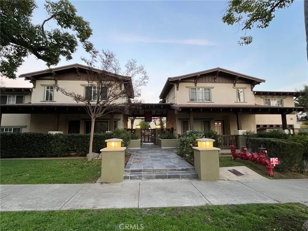 Photo of 38 N Bonnie Ave #10, Pasadena, CA 91106 (MLS # TR25281985)