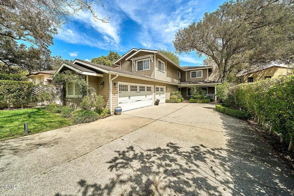 Photo of 4330 Bel Aire Drive, La Canada Flintridge, CA 91011 (MLS # P1-26873)