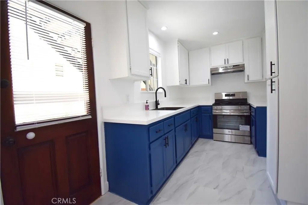 Photo of 1570 N Verdugo Road #B, Glendale, CA 91208 (MLS # SR26053235)