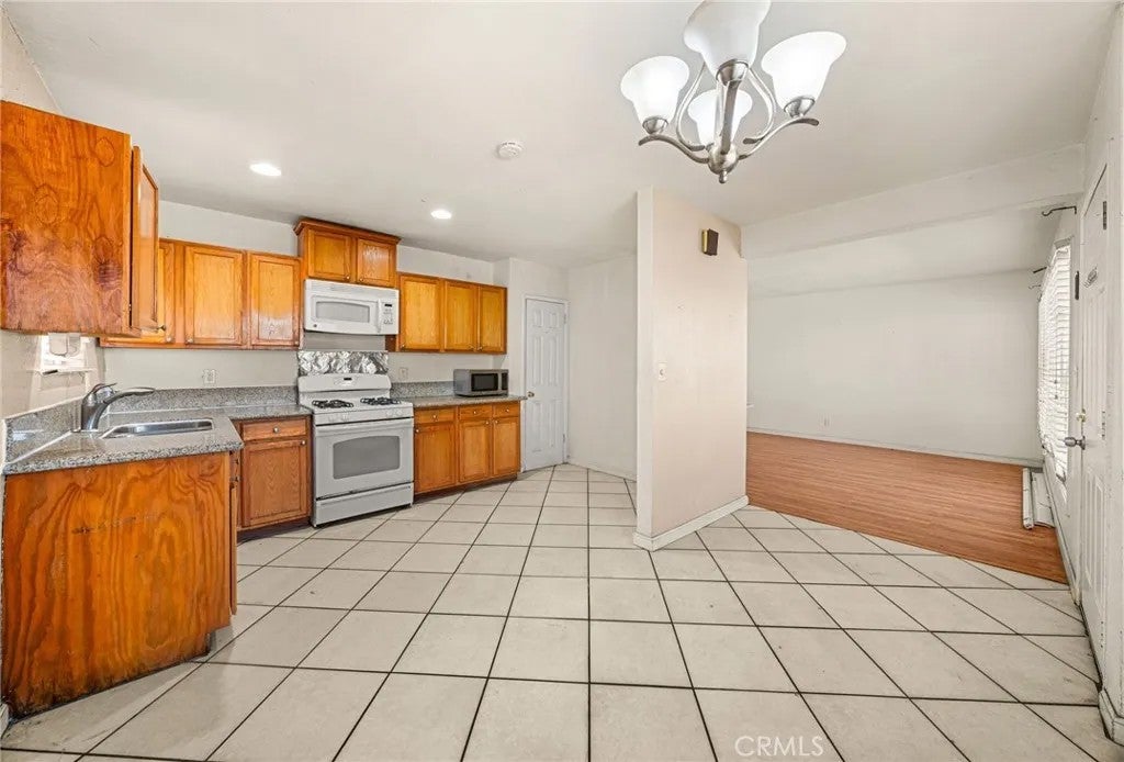 1575 S Tippecanoe