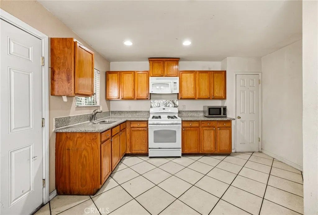 1575 S Tippecanoe