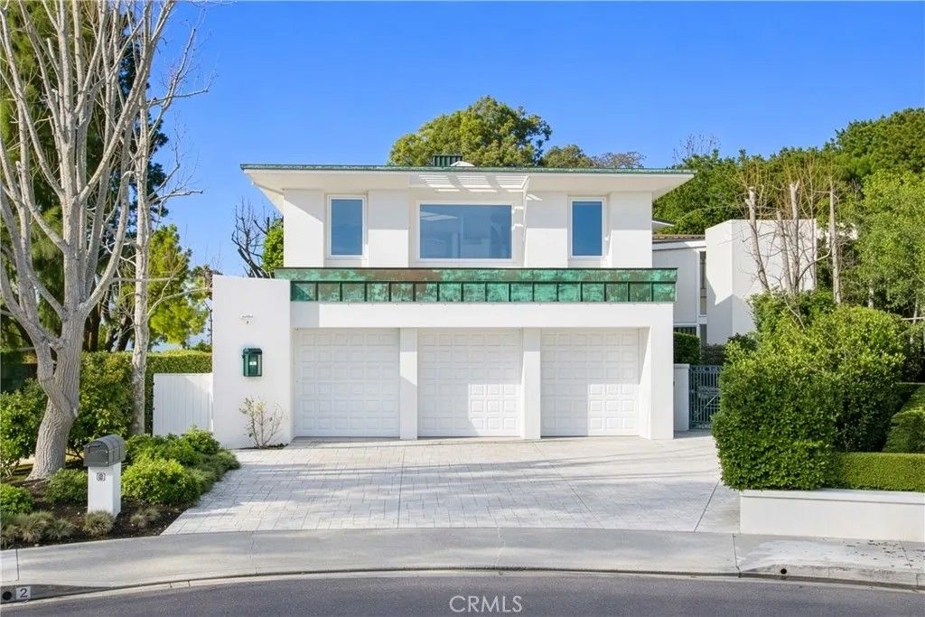 Photo of 2 Inverness Lane, Newport Beach, CA 92660 (MLS # NP26014832)