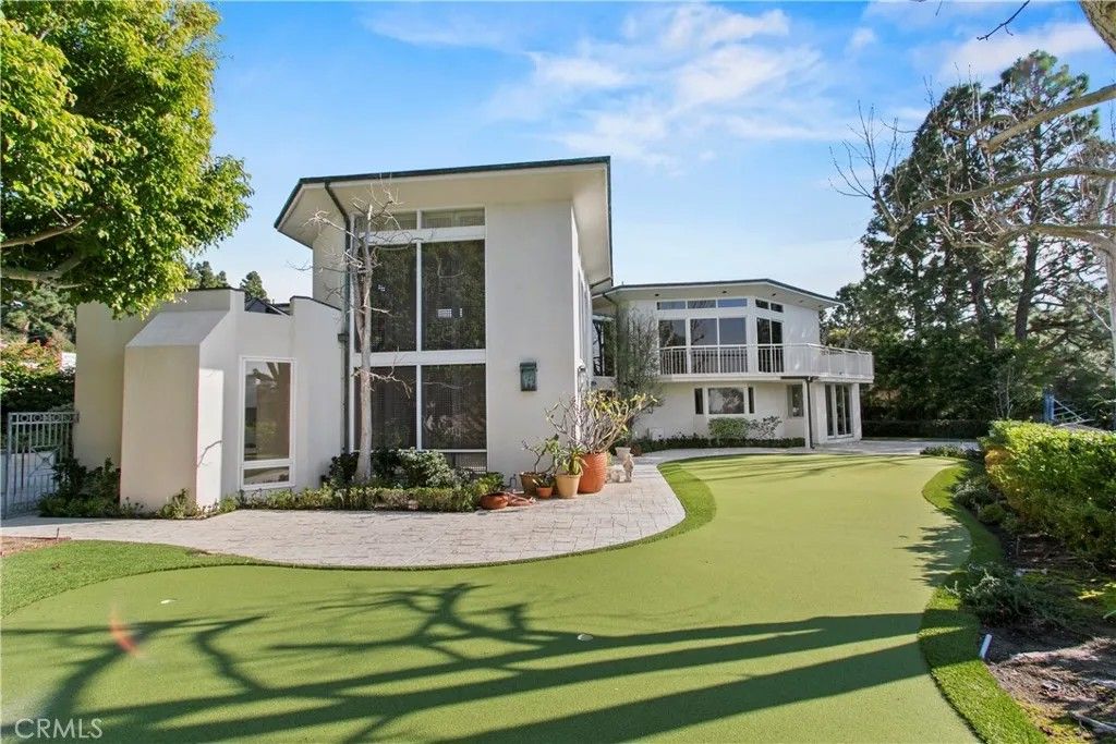 Photo of 2 Inverness Lane, Newport Beach, CA 92660 (MLS # NP26014832)