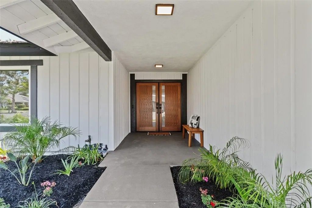 Photo of 13762 Palace Way, Tustin, CA 92780 (MLS # OC26017307)