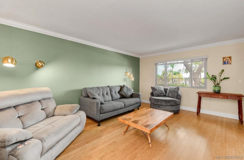 1453 N Broadway C