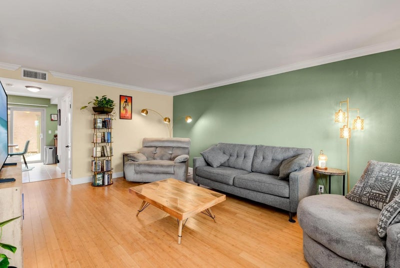 1453 N Broadway C