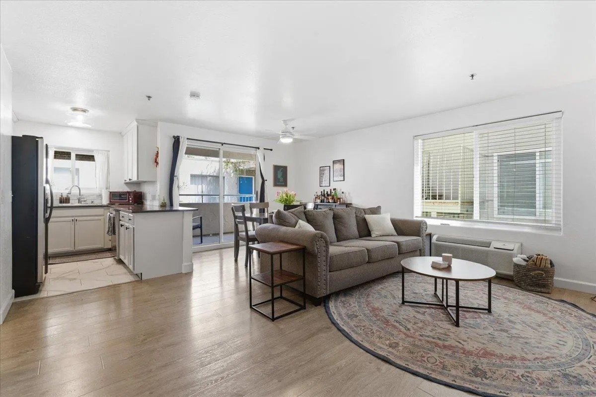 3759 Florida 10F