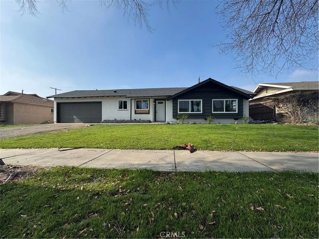 Photo of 868 N Dallas Ave, San Bernardino, CA 92410 (MLS # IV26016901)