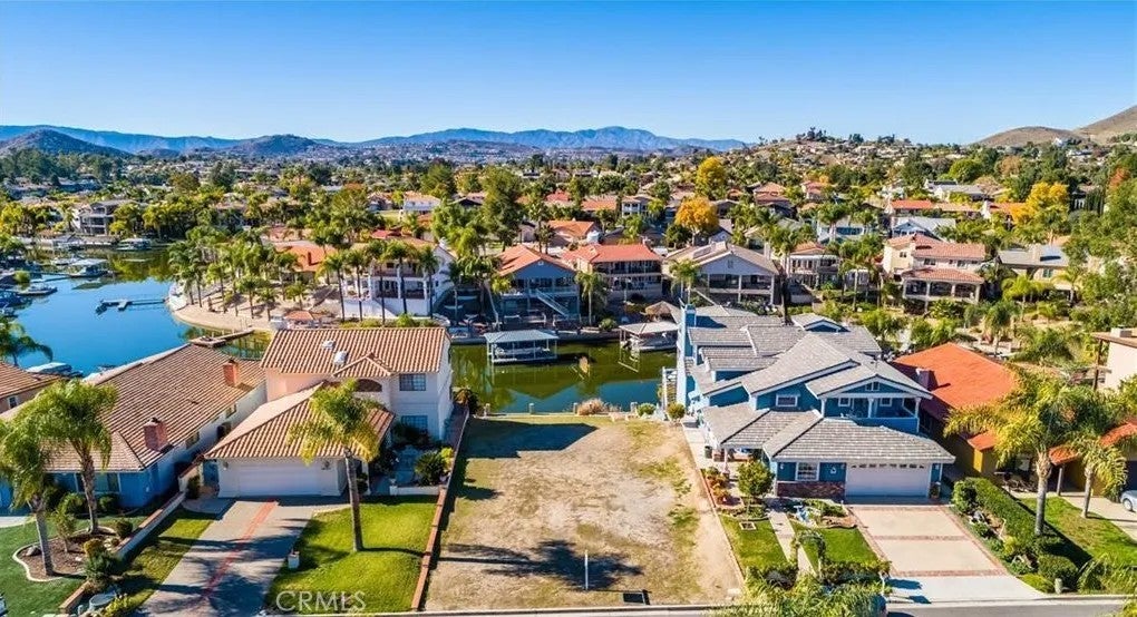 Photo of 30135 Skippers Way, Canyon Lake, CA 92587 (MLS # AR26204854)