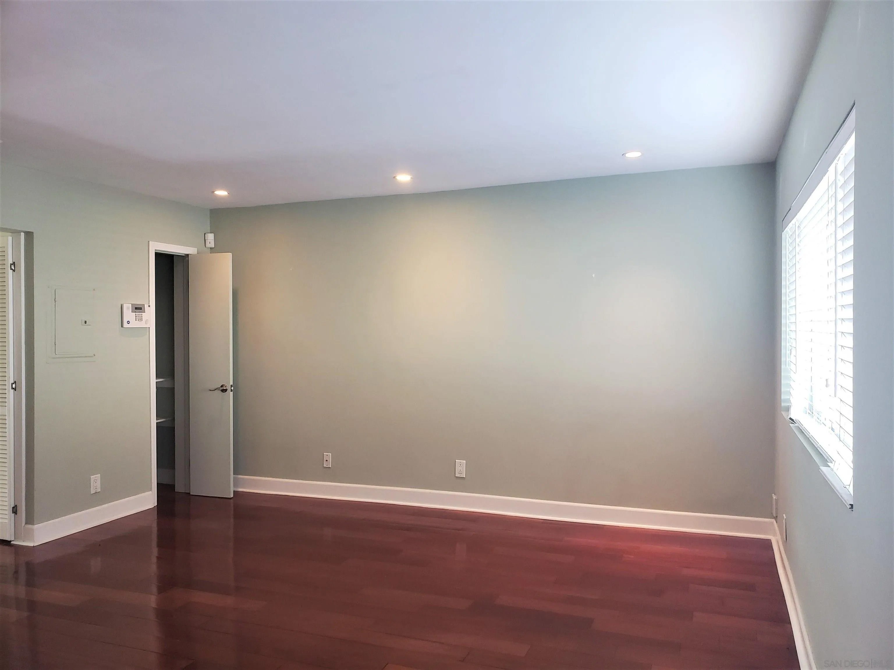 3907 Georgia 1