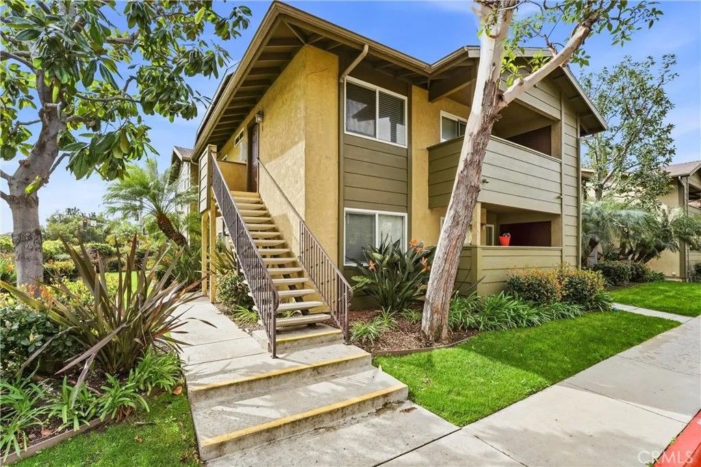 Photo of 156 Avenida Descanso, Oceanside, CA 92057 (MLS # DW26042638)