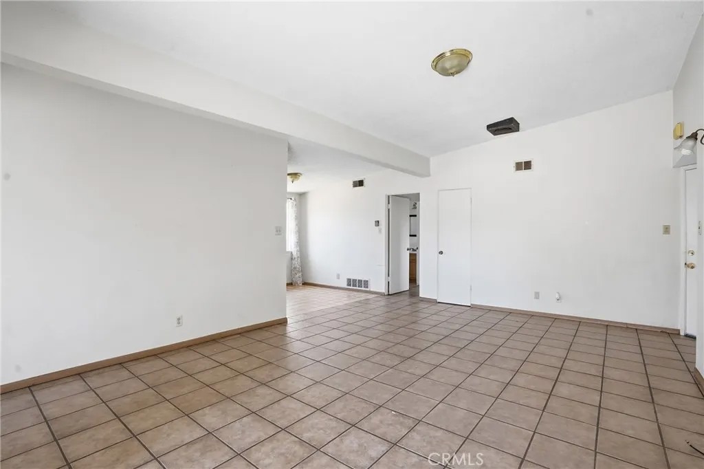 316 E Orchard