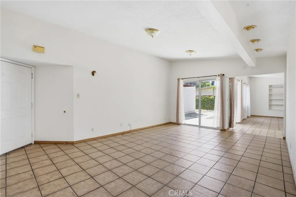 316 E Orchard