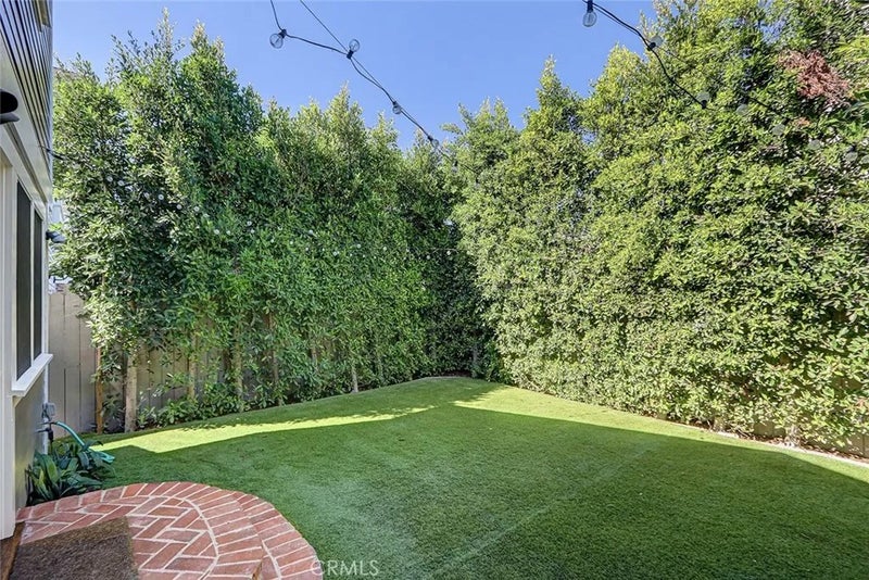 413 Emerald Street