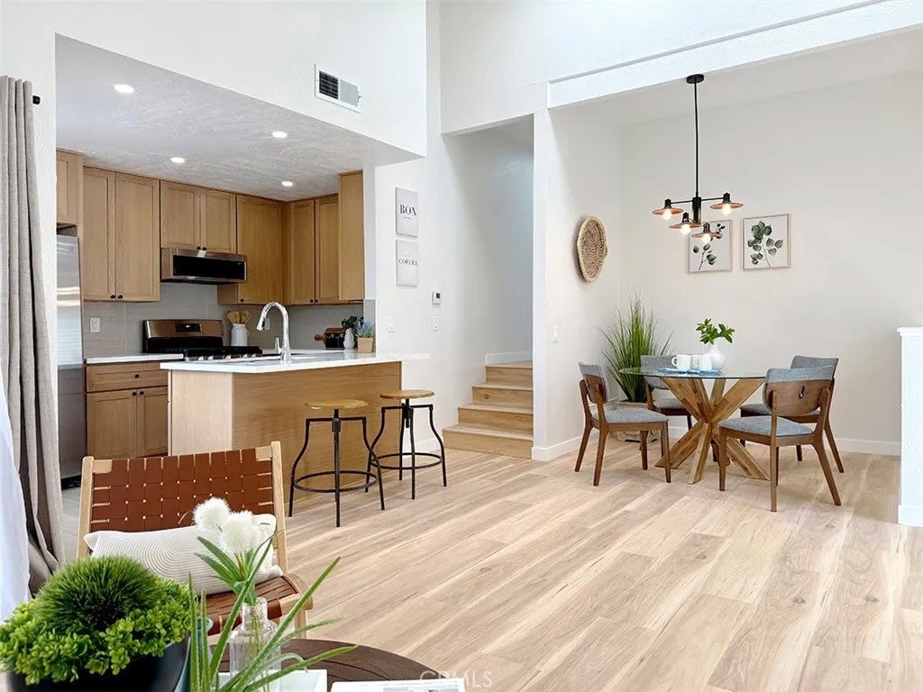 2720 W Segerstrom D