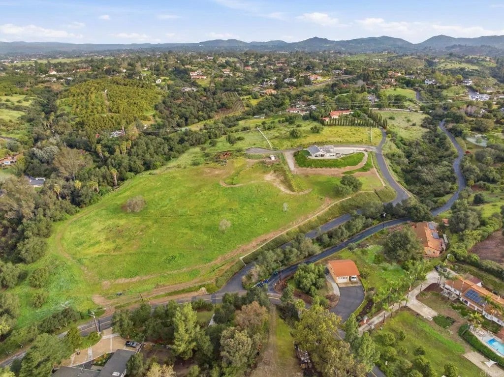 3600 Linda Vista