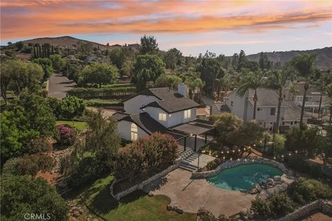 Tiny photo for 10691 Orchard View Lane, Riverside, CA 92503 (MLS # IG25231437)
