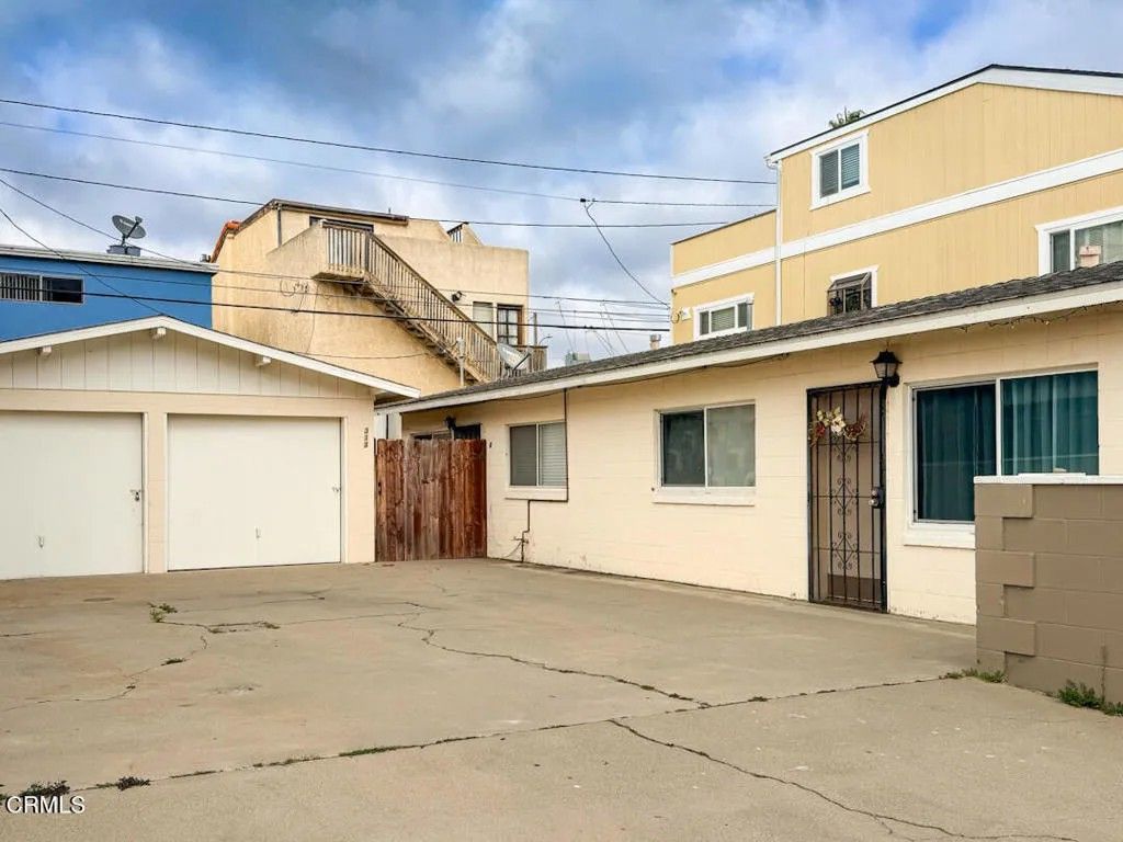 Photo of 313 Highland Drive, Oxnard, CA 93035 (MLS # V1-34342)