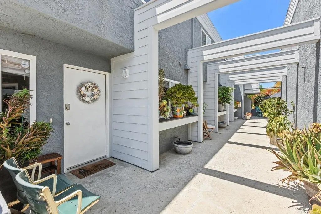 834 Tait Street 1