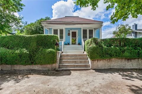 Photo of 1517 Olive St, Paso Robles, CA 93446 (MLS # SC26088210)