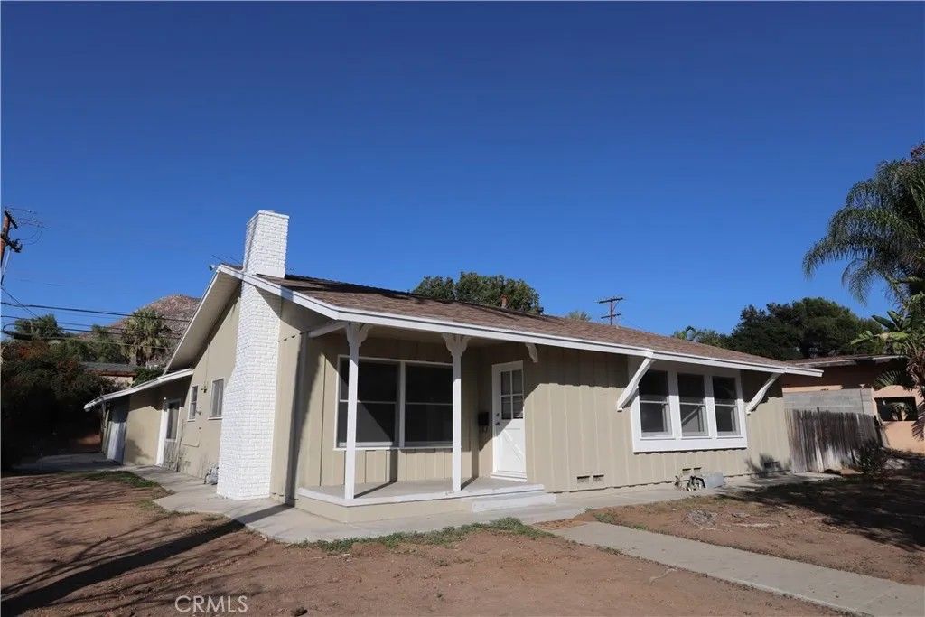 Photo of 587 W Blaine, Riverside, CA 92507 (MLS # PF26006618)