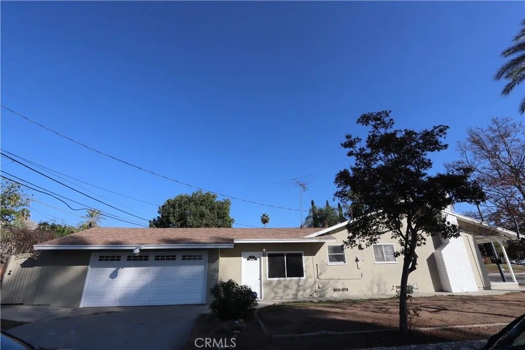 Photo of 587 W Blaine, Riverside, CA 92507 (MLS # PF26006618)