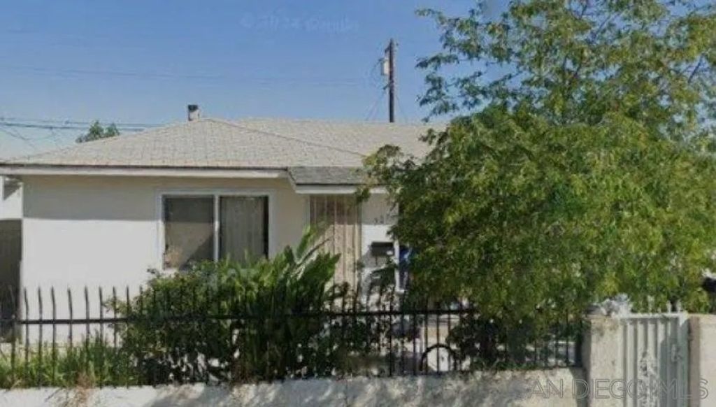 Photo of 725 N 48th St, San Diego, CA 92102 (MLS # 260001959)