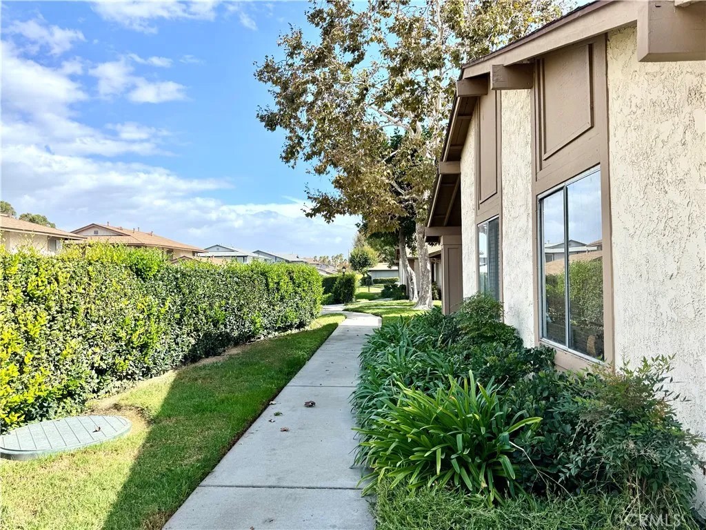 1437 Forest Glen