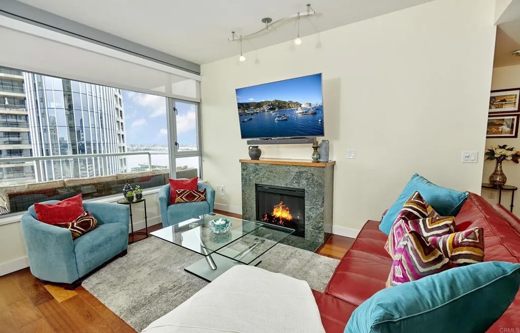 700 W E Street 2802