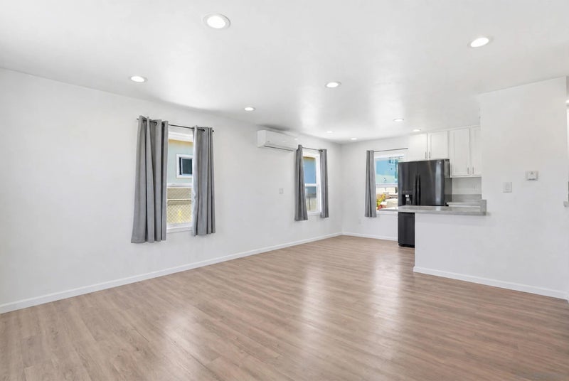 1071-1069 Madison Ave