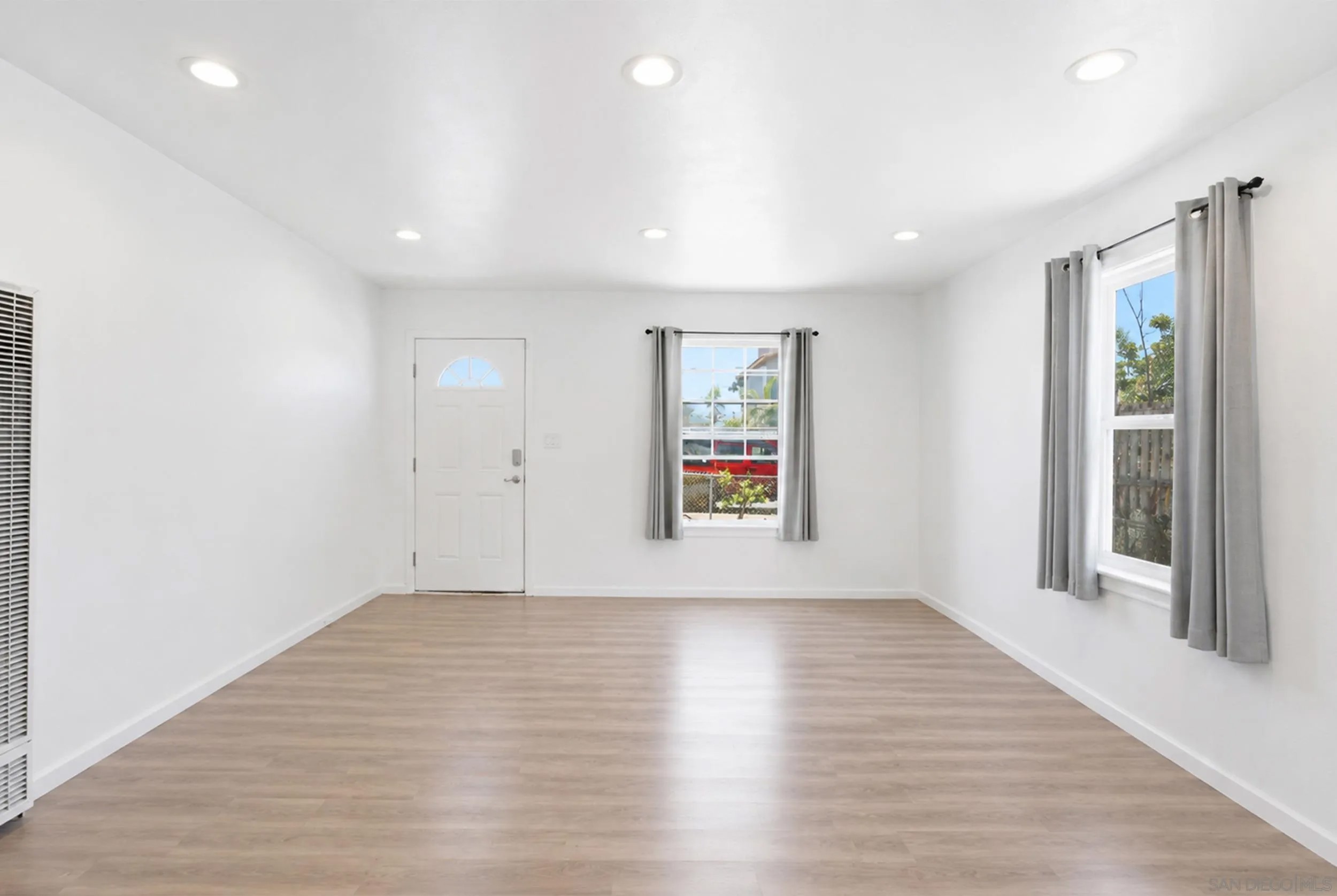 1071-1069 Madison Ave