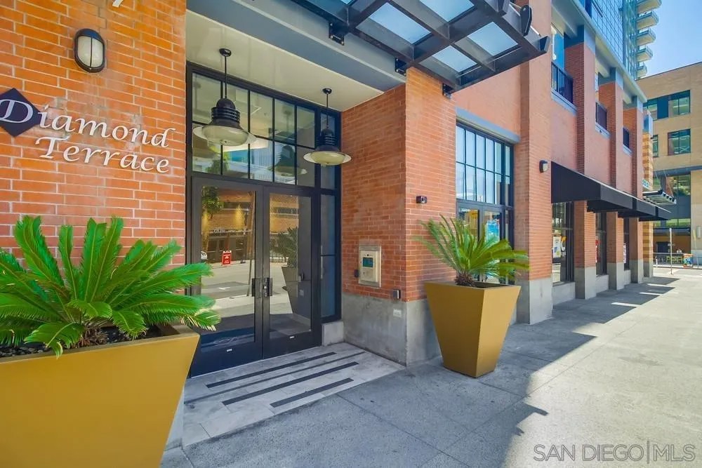 427 9th Ave 1206